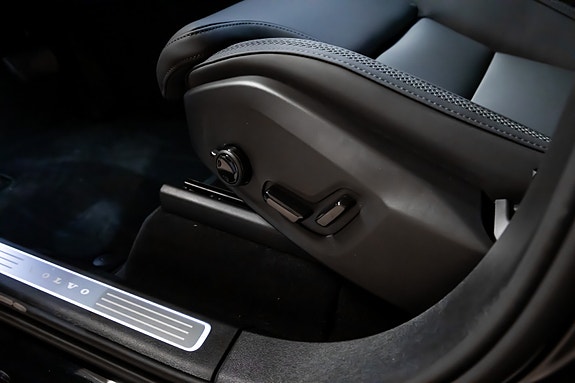 Volvo XC90 16 of 30