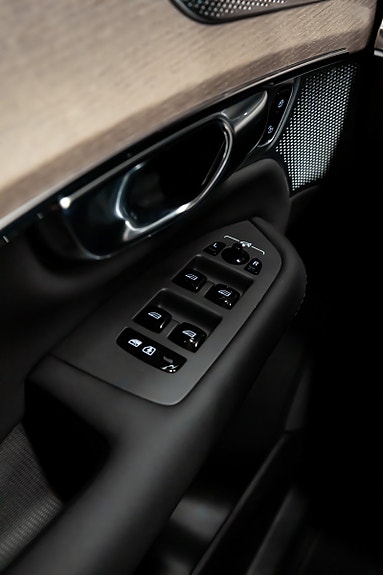 Volvo XC90 18 of 30