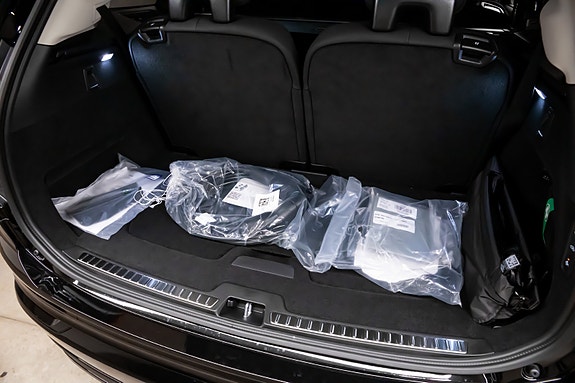 Volvo XC90 13 of 30