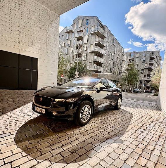 Jaguar I-PACE 3 of 21