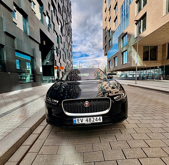 Jaguar I-PACE 8 of 21