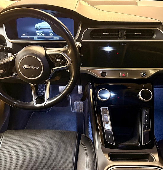 Jaguar I-PACE 18 of 21