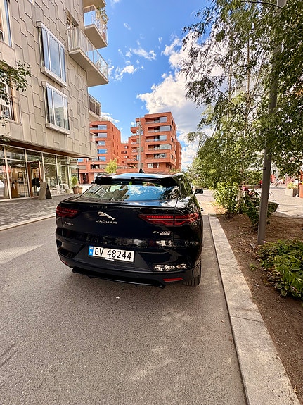 Jaguar I-PACE 6 of 21