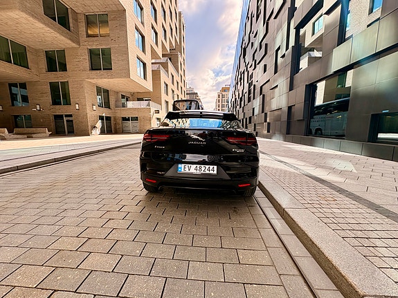 Jaguar I-PACE 14 of 21