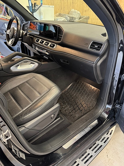Mercedes-Benz GLS400 d 23 of 24