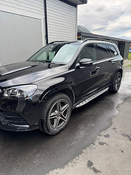 Mercedes-Benz GLS400 d 2 of 24