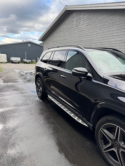 Mercedes-Benz GLS400 d 9 of 24