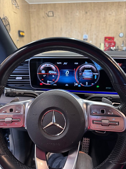 Mercedes-Benz GLS400 d 15 of 24