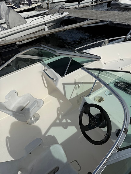 Yamarin 5220 med Yamaha F100 – Perfekt til dagsturer | Leies ut 3 of 6