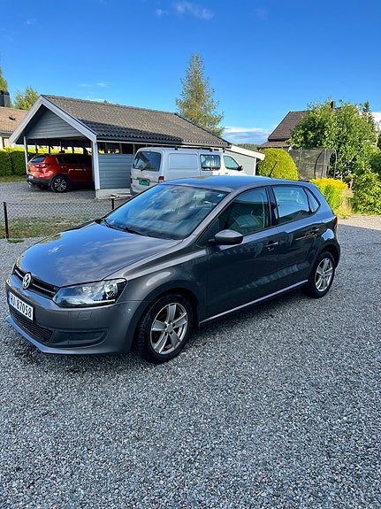 Volkswagen Polo 2 of 5
