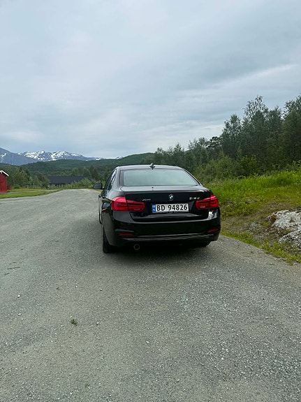 BMW 318d 5 of 5