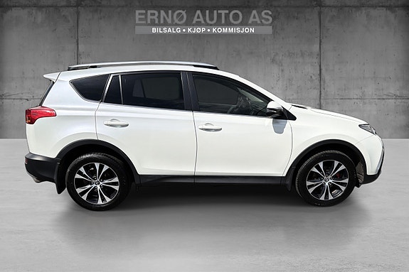Toyota RAV4 2 of 5