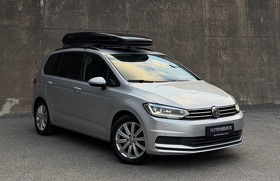 Volkswagen Touran 3 of 5