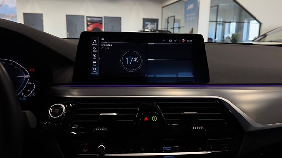 BMW 530e 27 of 30