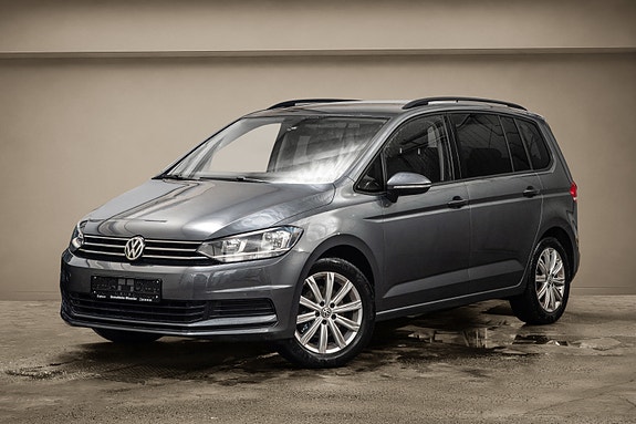 Volkswagen Touran 3 of 5