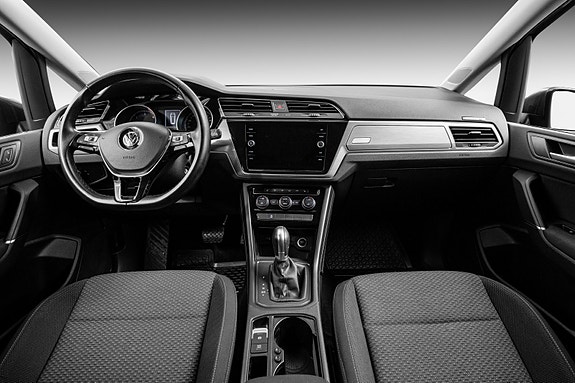 Volkswagen Touran 19 of 30