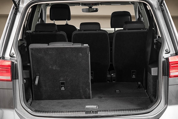 Volkswagen Touran 7 of 30