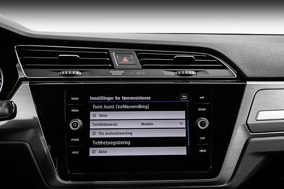 Volkswagen Touran 30 of 30