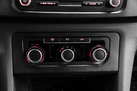 Volkswagen Amarok 16 of 26