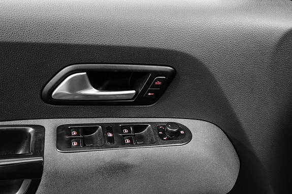 Volkswagen Amarok 23 of 26
