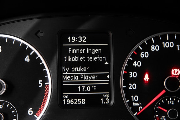 Volkswagen Amarok 24 of 26