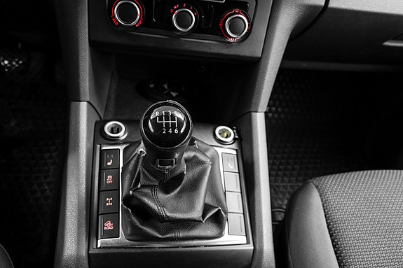 Volkswagen Amarok 15 of 26
