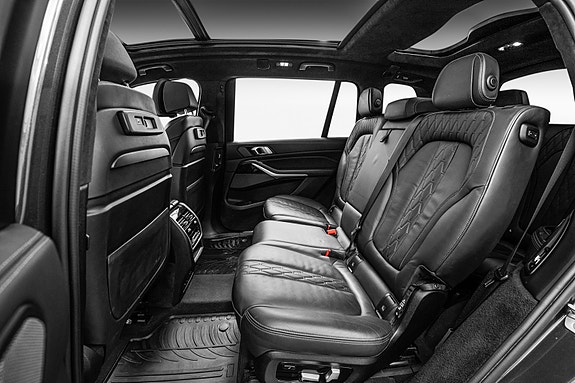 BMW X7 30 of 30