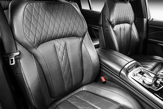 BMW X7 24 of 30