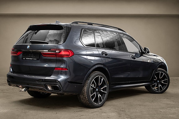 BMW X7 2 of 30