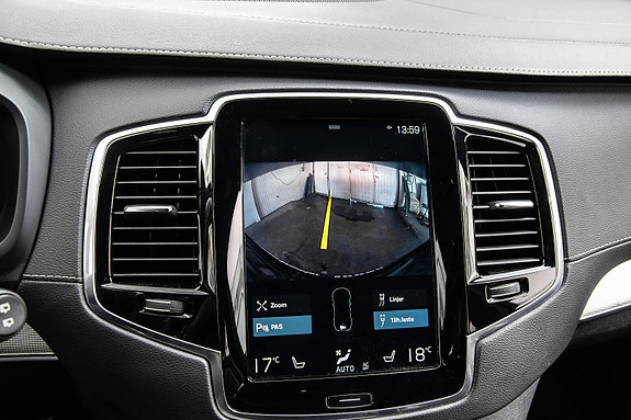 Volvo XC90 25 of 30