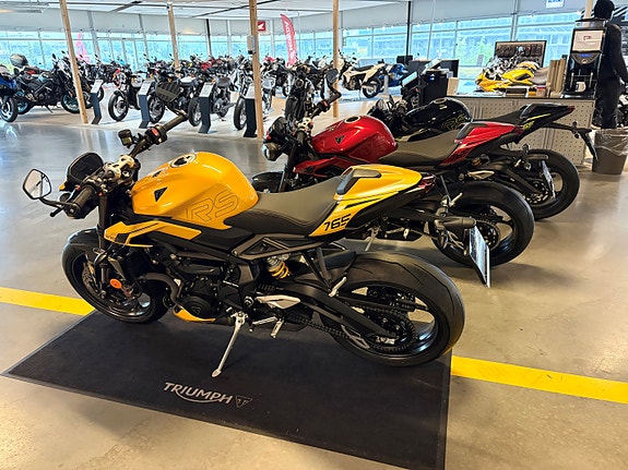 Triumph Street Triple 765 RS 10 of 14