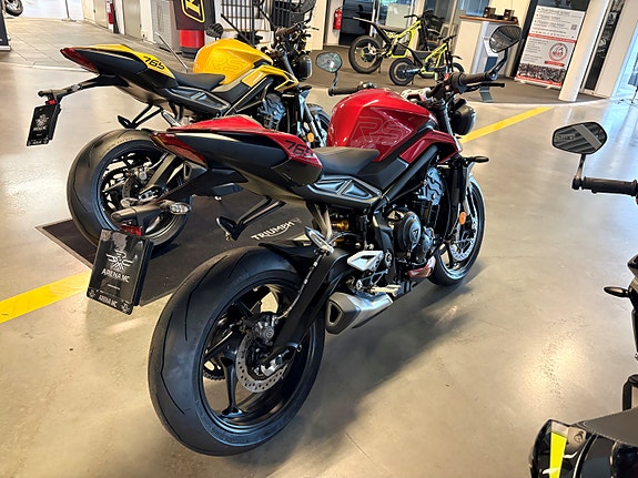Triumph Street Triple 765 RS 8 of 14