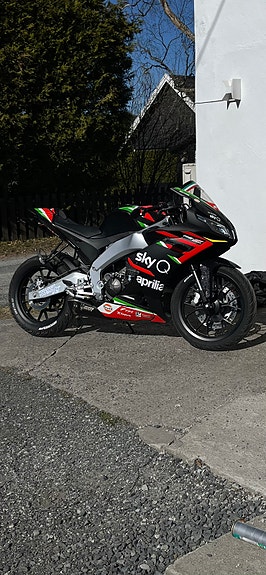 Aprilia RS 125 7 of 10