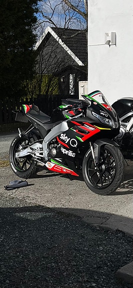 Aprilia RS 125 8 of 10