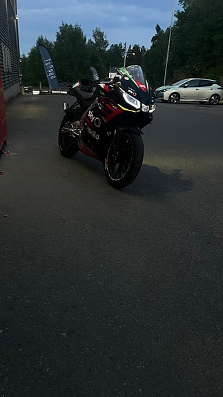 Aprilia RS 125 3 of 10