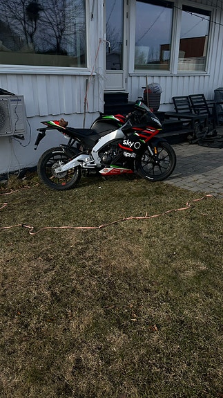 Aprilia RS 125 9 of 10