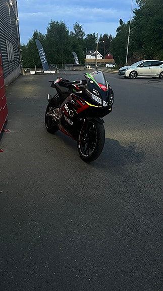 Aprilia RS 125 4 of 10