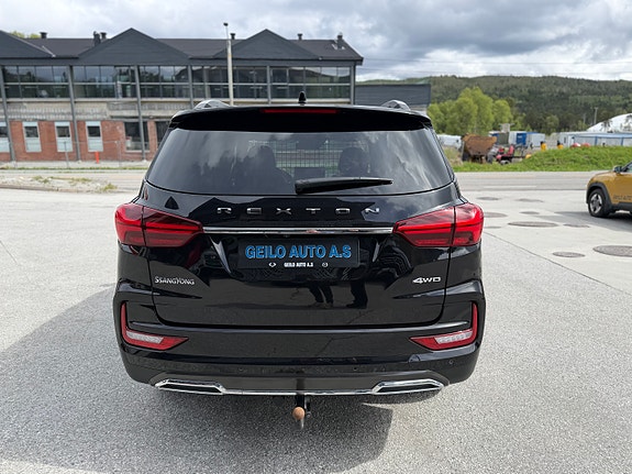 KGM Rexton 6 of 15