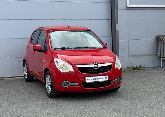 Opel Agila 2 of 5