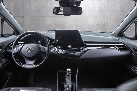 Toyota C-HR 16 of 20