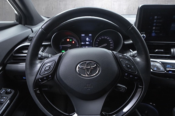 Toyota C-HR 10 of 20