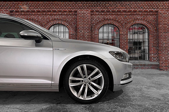 Volkswagen Passat 3 of 5