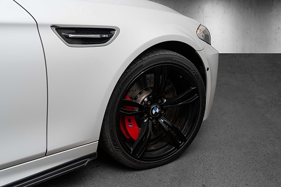 BMW M5 8 of 30