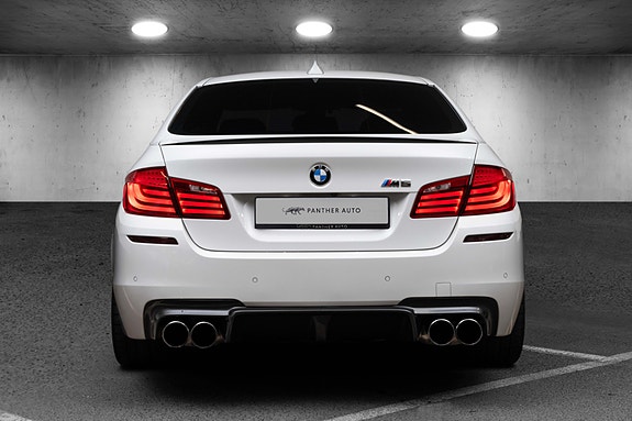 BMW M5 11 of 30
