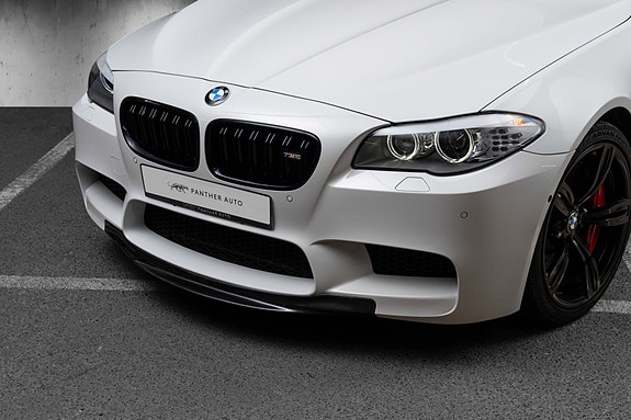 BMW M5 2 of 5