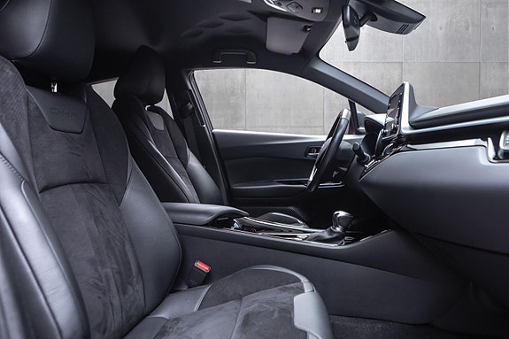 Toyota C-HR 18 of 20