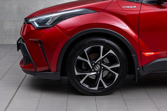 Toyota C-HR 2 of 20