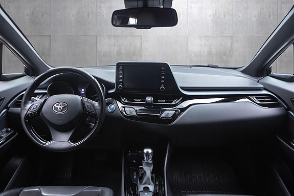 Toyota C-HR 16 of 20