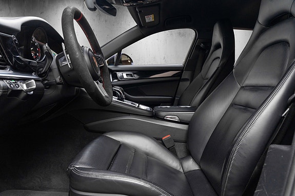 Porsche Panamera 4 23 of 30