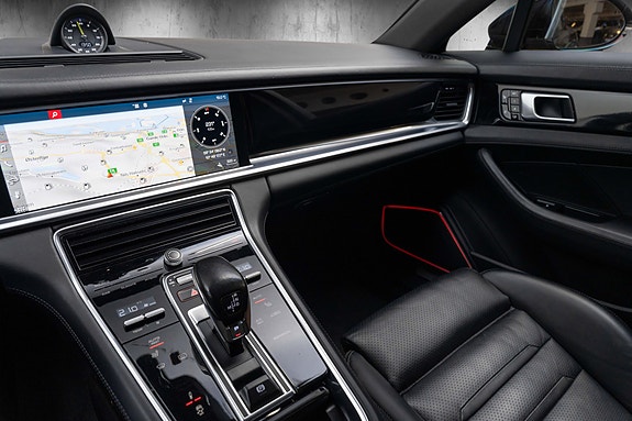 Porsche Panamera 4 14 of 30